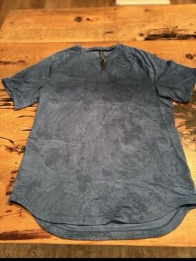 Men’s Lululemon Short Sleeve Dry Sense Shirt Size XL Blue Color